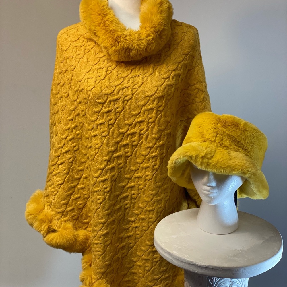 NWT Mustard Thick Sweater Wrap, Poncho, Shaw, Cape Faux Fur Collar w hat.